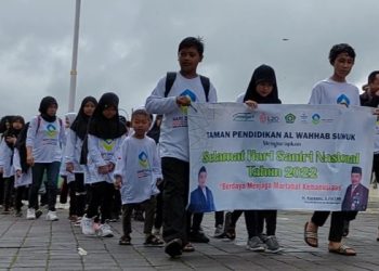 Jalan Sehat Peringati Hari Santri 2022
